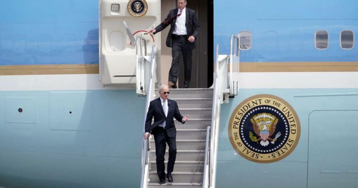 President Biden lands in Portland to talk about infrastructure and help with fundraising [Video]