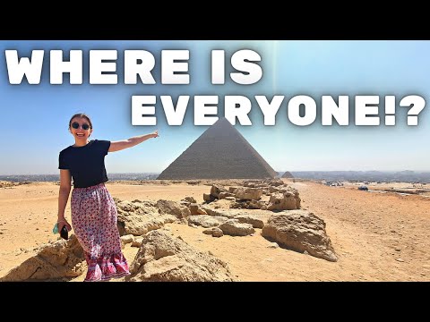 EGYPTIAN PYRAMIDS WITH NO GUIDE! (crazy sunset & how to avoid scammers) [Video]