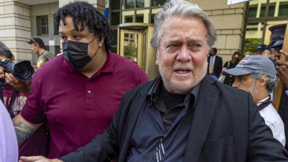 Steve Bannon expected to surrender to prosecutors in New York [Video]