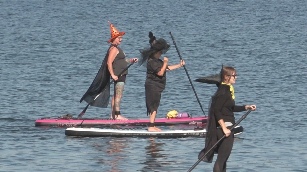 Witches hold paddleboard fundraiser | CTV News [Video]