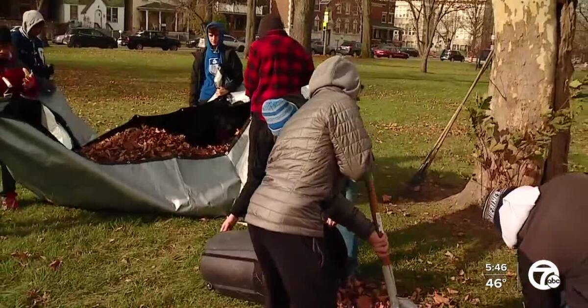 Detroit Catholic Central looking for nonprofits to help during service day [Video]