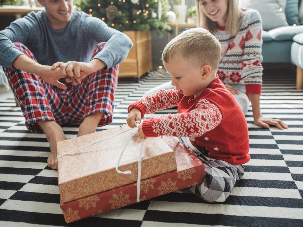 Half of parents to spend less on presents and food this Christmas [Video]