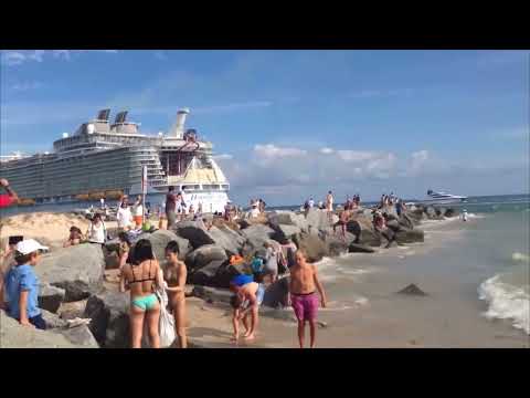 Royal Caribbean Cruise Ship Created mini tsunami [Video]