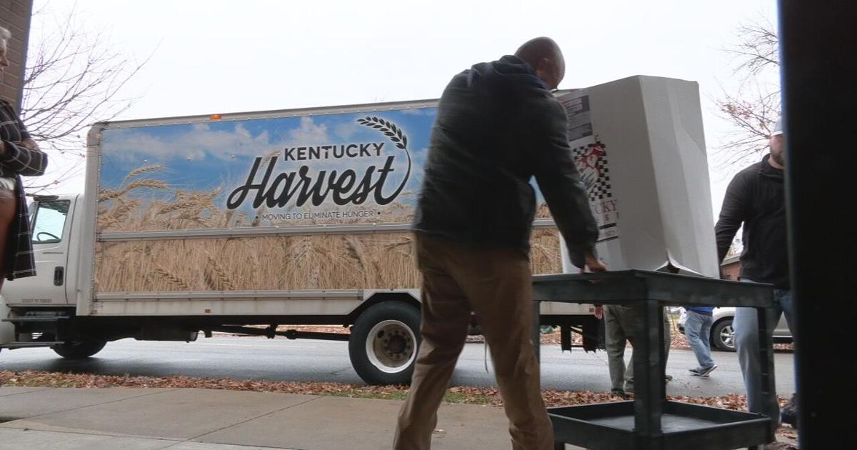 Kentucky Harvest donates turkeys, canned goods to needy Louisville families | News [Video]