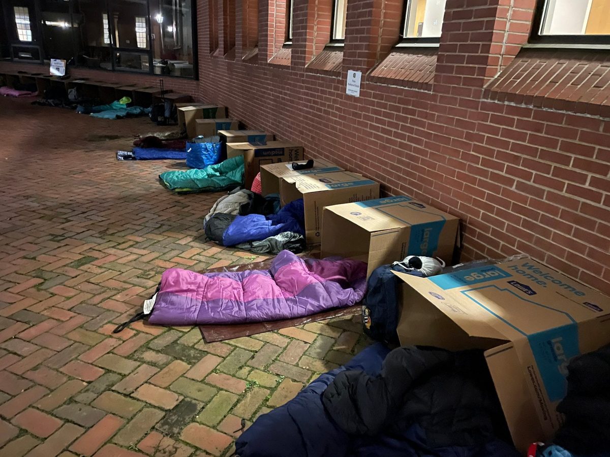 More than 100 sleep out to help support Philly’s homeless [Video]