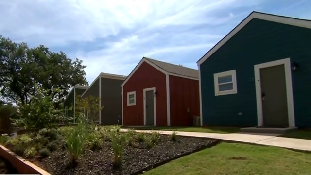 Nonprofit gives young adults a fresh start with tiny homes [Video]