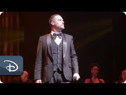 Josh Strickland Performs Santa Fe [Video]