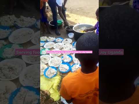 Serving food for the children #africa #children #orphanagehome #donate #uganda #saidia [Video]