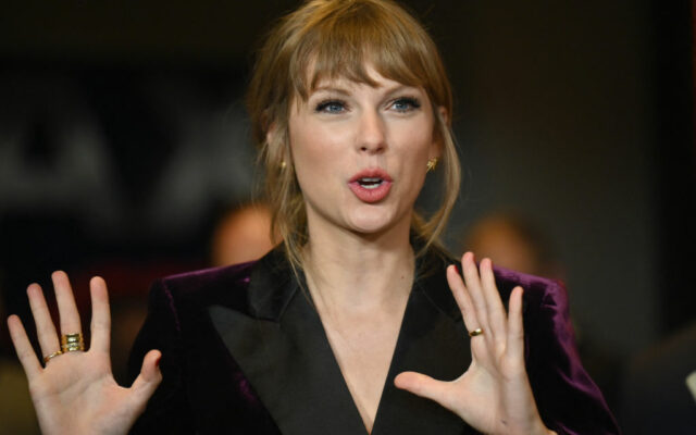 Taylor Swift Donates To Florida Food Bank Feeding 125,000 [Video]