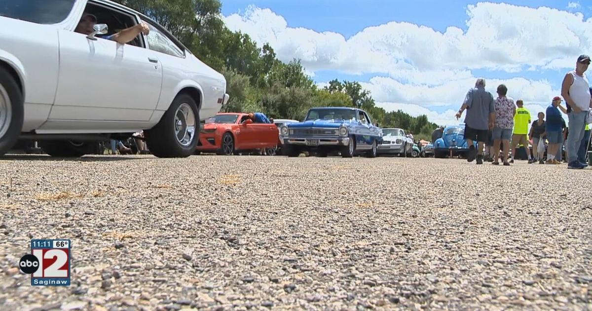 Hundreds show up to the Tri-City Dragway for a car show | Local [Video]