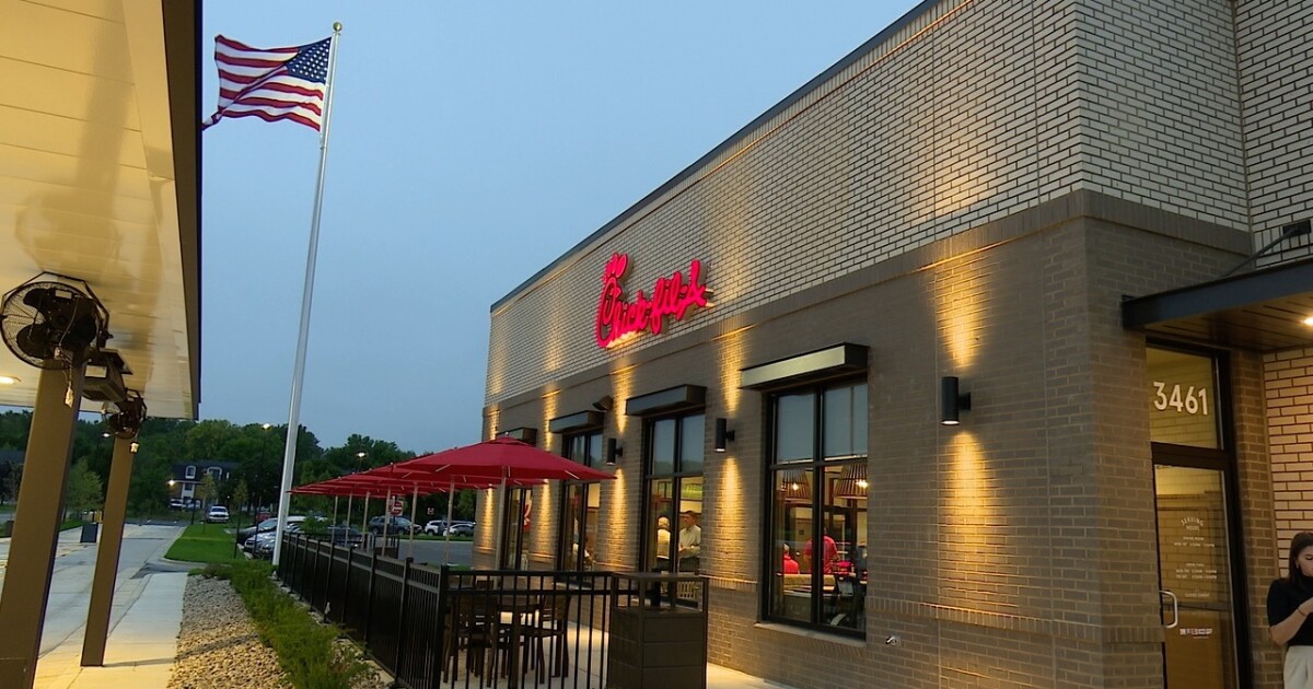 Chick-fil-A holds grand opening for new Walker location [Video]
