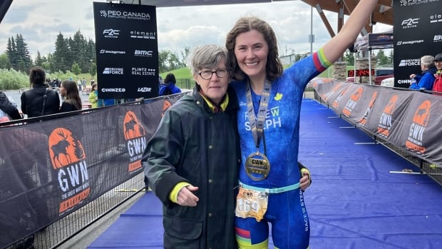 Toronto woman completing 10 triathlons in 10 provinces after mother’s Alzheimer’s diagnosis [Video]