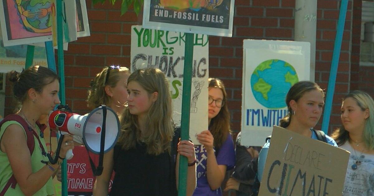 Local students lead strike to demand climate emergency action | News [Video]