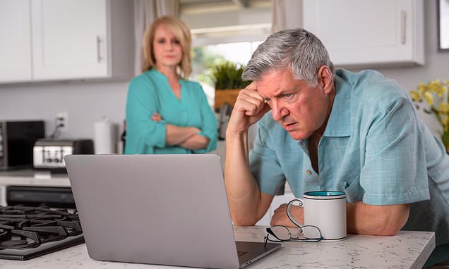 Almost half of over-65s struggle to use the internet, study finds [Video]