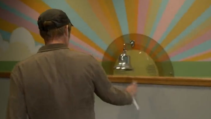 Rhod Gilbert rings the bell after finishing cancer treatment | Lifestyle [Video]