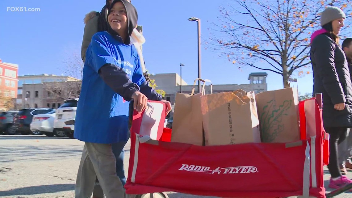 West Hartford students fill the wagons [Video]