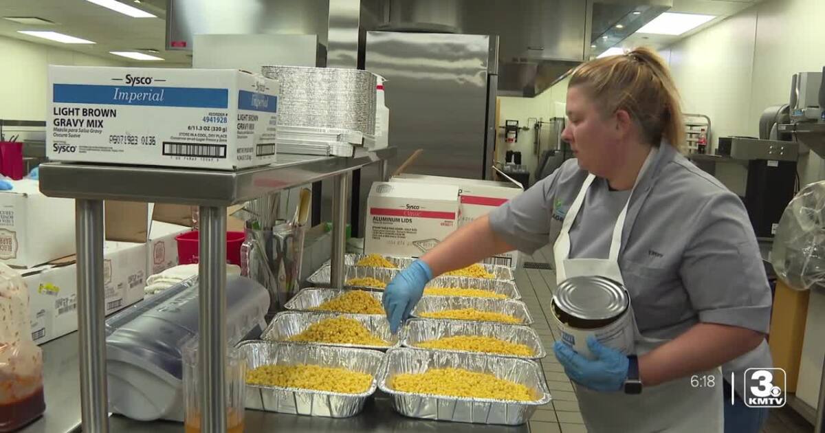 In Omaha, 150 people receive cooked meals in effort to relieve hunger [Video]