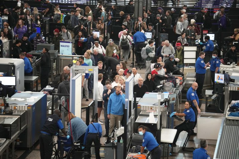 Will holiday travel be chaotic again this year? Whats changed since 2022 [Video]