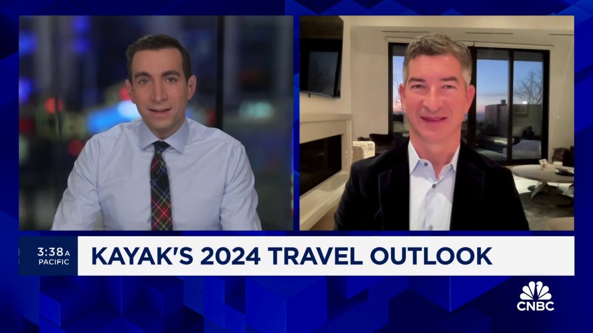 Kayak CEO Steve Hafner on holiday travel price trends, best travel tips [Video]