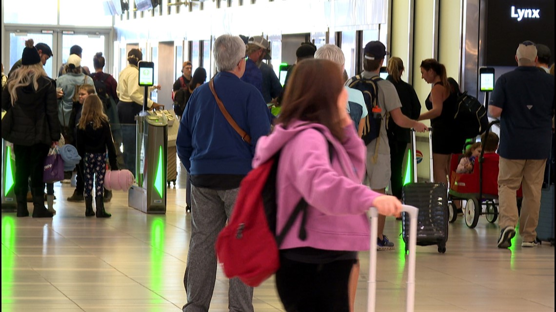 Tampa International sees among heaviest days for holiday travel [Video]