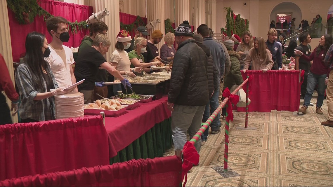 Christmas dinner served to people in need in downtown Portland [Video]