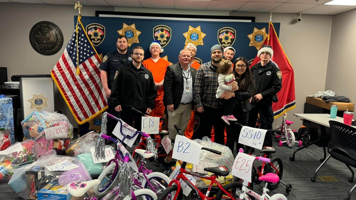 LCSO delivers gifts to Loudon County families for holiday season [Video]