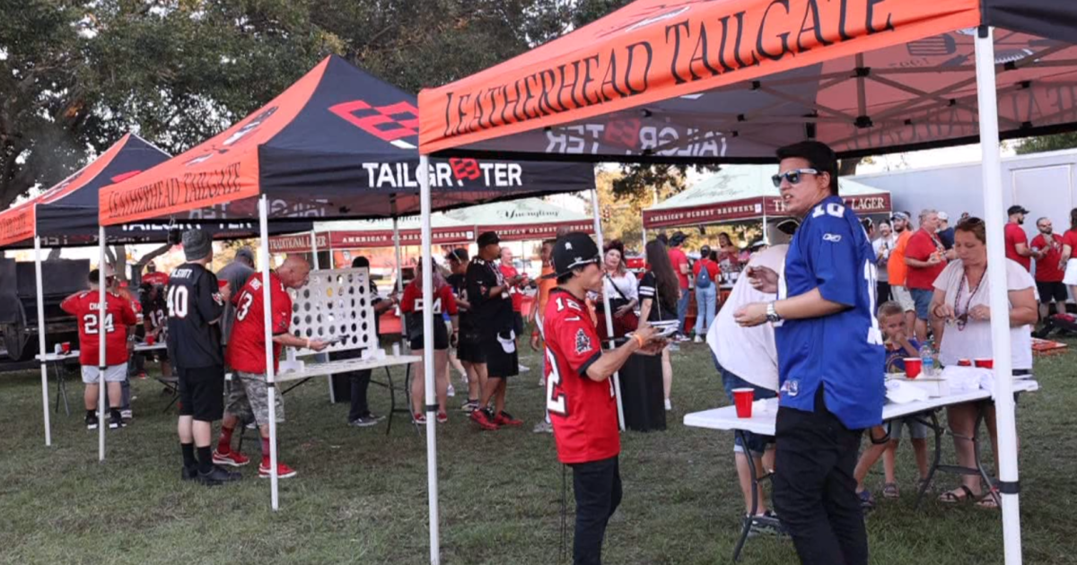Bucs superfans turn tailgate parties into a chance to give back [Video]