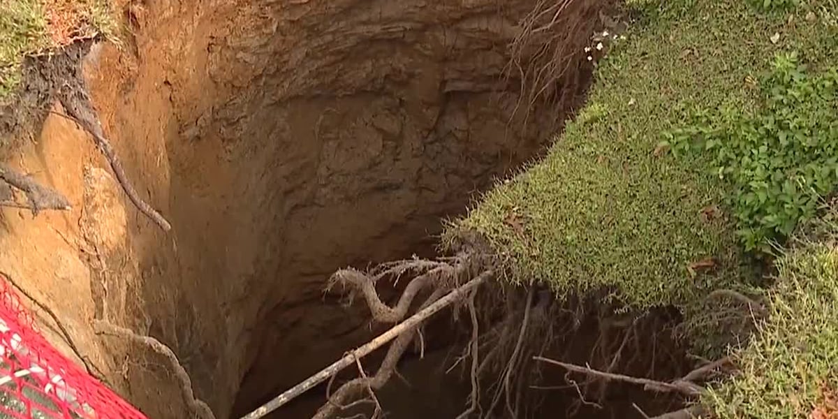 70-foot-deep sinkhole opens in front yard [Video]