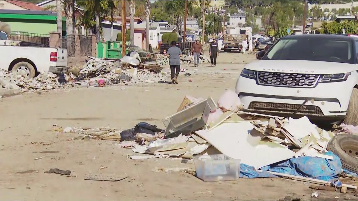 Volunteers mobilize in Southeast San Diego to help flood victims [Video]
