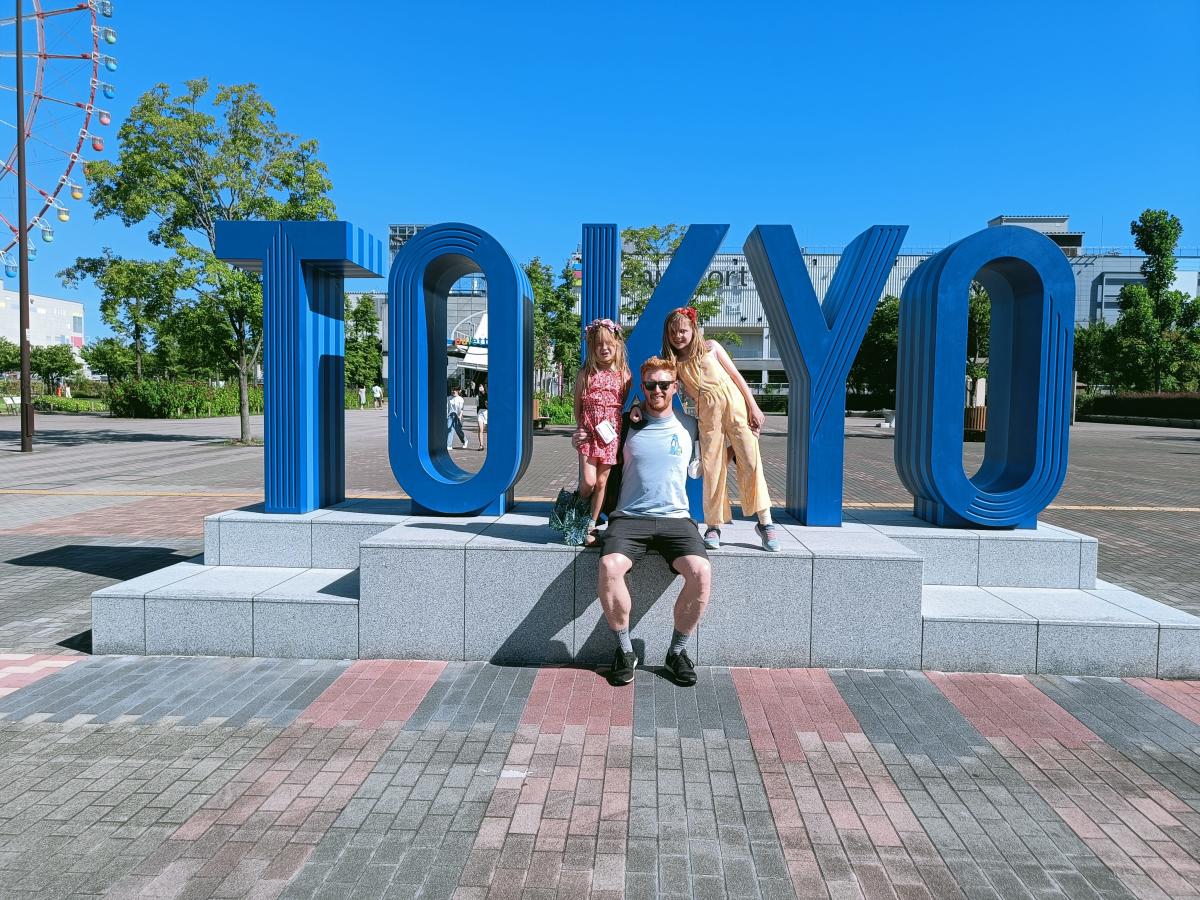 A British dad moved his family to Japan and copied Tokyo parents. He is raising his kids to be independent. [Video]