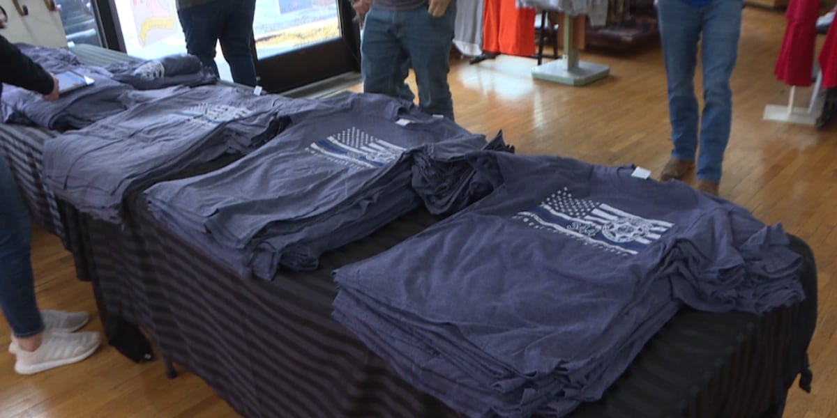 Maryville business selling shirts to raise money for fallen Blount County officers family [Video]