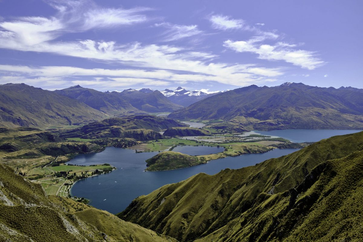 New Zealand Travel Guide: Uncover the Beauty of the North and South Islands [Video]