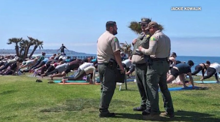 Park rangers seen enforcing San Diegos ban on beachside classes [Video]