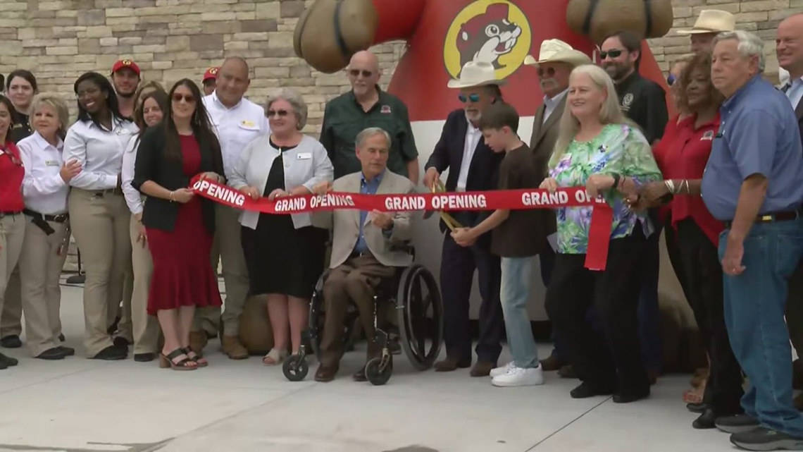 ‘Anytime you see a Buc-ee’s’s opening up, it’s exciting’ | Buc-ee’s opens newest, biggest location in Luling [Video]