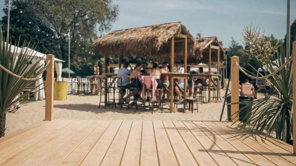 New beach attraction with huge beer garden and cabanas opens in the middle of historic UK city [Video]