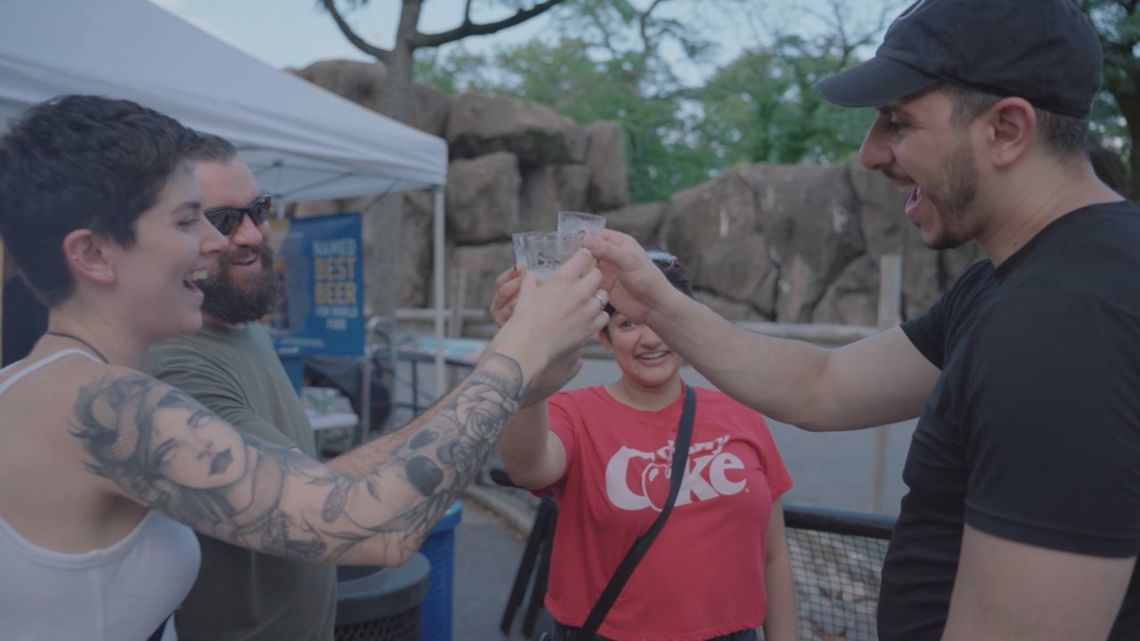 Drink local and experience wildlife at the Philadelphia Zoo’s Summer Ale Festival | Travel Smart [Video]