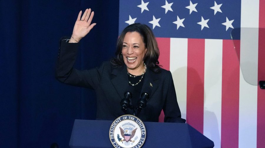 Harris breaks 24-hour fundraising record after Biden drops out [Video]