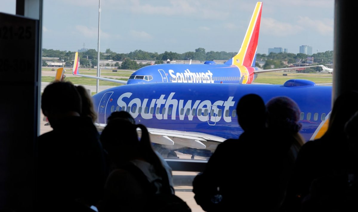 Southwest Airlines ditches old ways, will begin to assign seats for passengers [Video]